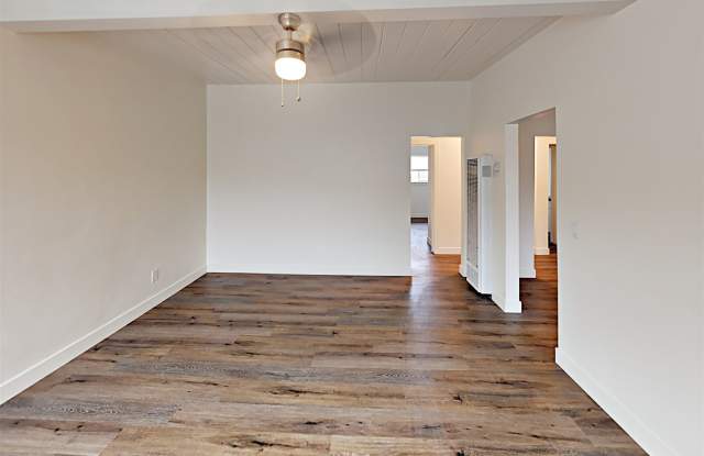 6438 Sullivan Ave Gallery 3