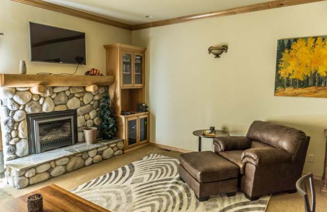 1 Bedroom Centrally Located Seasonal Rental Gallery 3