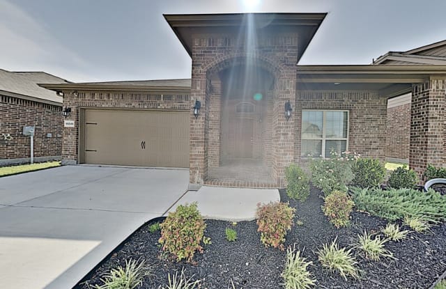 11341 Golden Ridge Ln - 11341 Golden Ridge Ln, Tarrant County, TX 76052