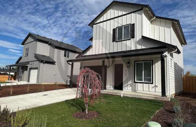 Brand New Build- Ready for Move in $500 Move in Special - 4742 Fanno Ridge Lane Northeast, Hayesville, OR 97305