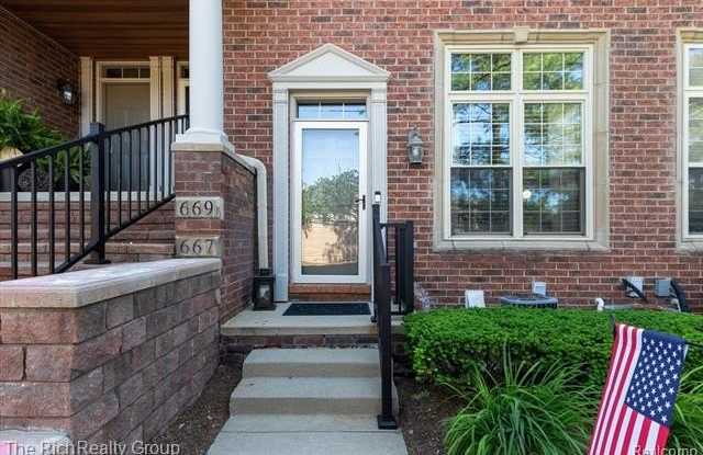 667 River Park Village Boulevard Gallery 3