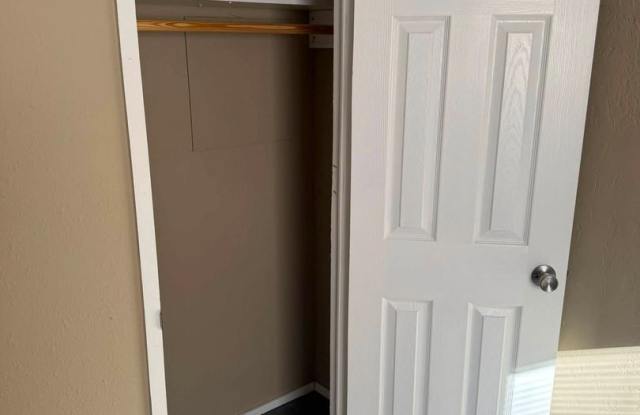 Newly Remodeled 2BD/2BA Trailer home $1450 a month, available November 1st for year-long lease Gallery 3