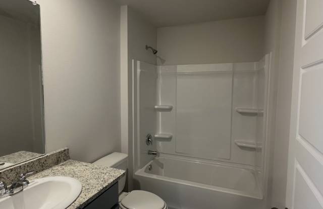 15817 Garrigue Drive Gallery 3