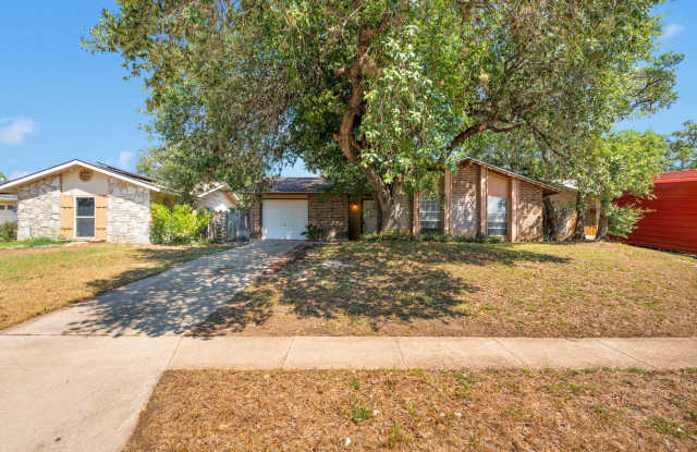 Introducing a delightful 3-bedroom, 2-bathroom home located in the Leon Valley. photos photos