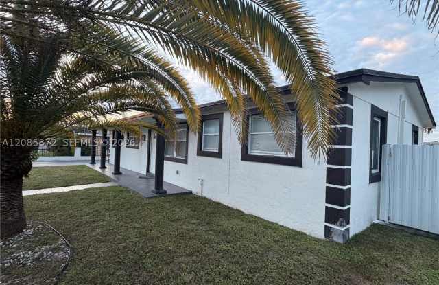 1311 NW 176th Ter Gallery 3
