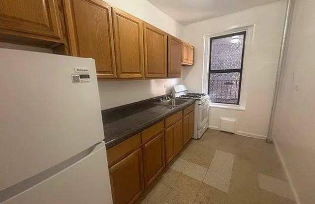 1515 Grand Concourse Gallery 2