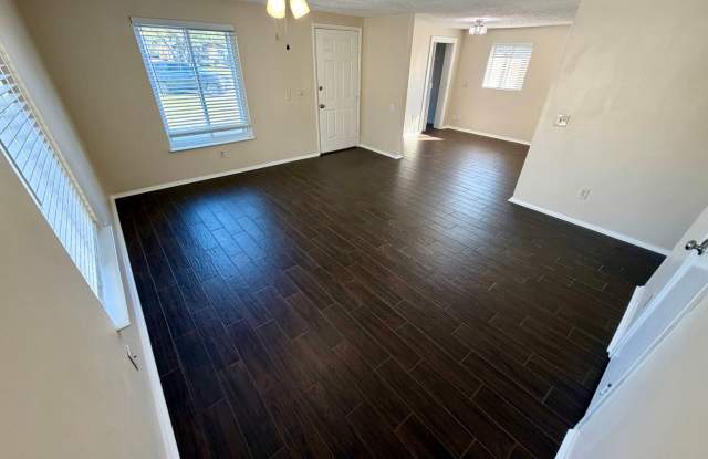 3 Bedrooms | 2 Bathrooms | 1,184 Sq. Ft. | $1,700/Month Gallery 4