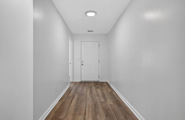 Beautiful home in Elgin Gallery 4