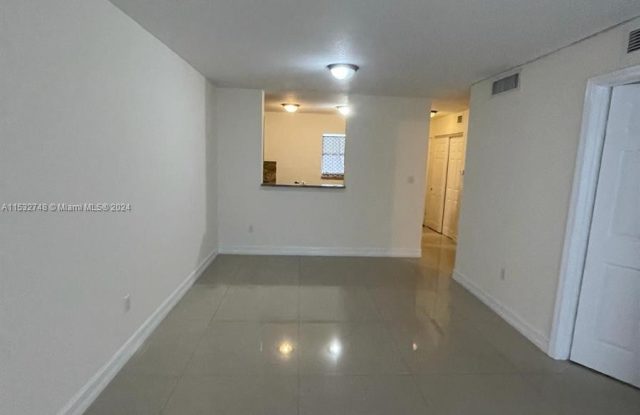 1033 Lenox Ave - 1033 Lenox Avenue, Miami Beach, FL 33139