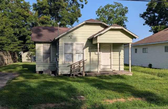 House For Rent 824 Llano St, Port Neches, TX 77651 photos photos