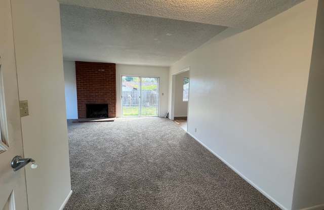 412 S A St Gallery 2
