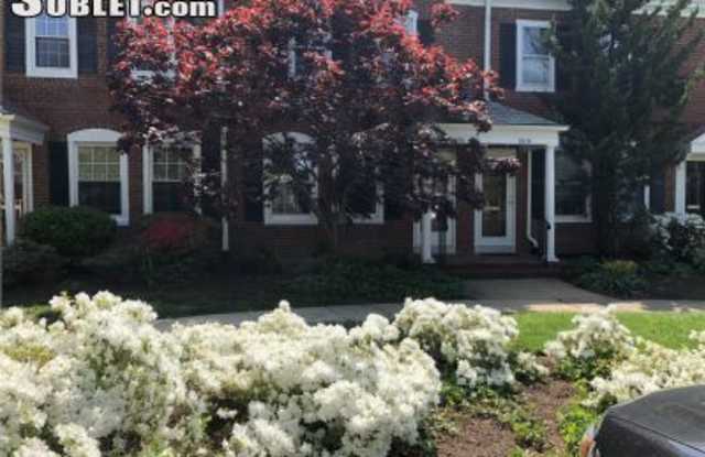 3020  S Abingdon St - 3020 South Abingdon Street, Arlington, VA 22206