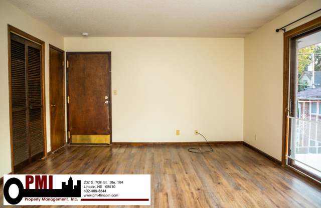 2 Bedroom and 1 Bathroom Apartment Available For Rent! photos photos