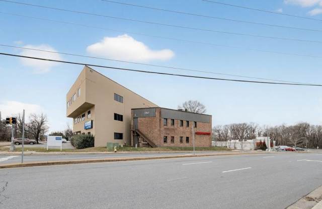 2563 FOREST Drive Gallery 3