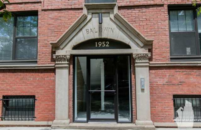 1952 W Nelson St, photos photos