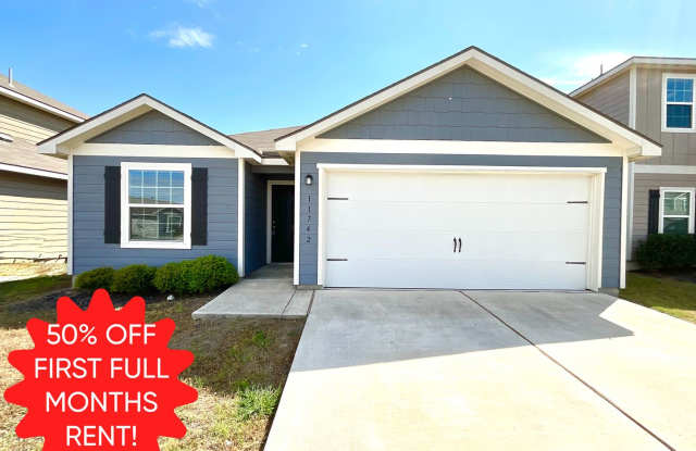 *MOVE IN SPECIAL* Move-In Ready 3BR/2BA with Fenced Yard & Garage! photos photos