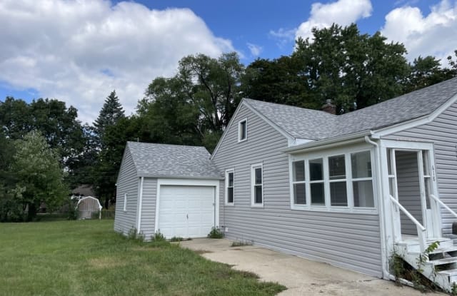 618 Grand Avenue - 618 Grand Avenue, Loves Park, IL 61111