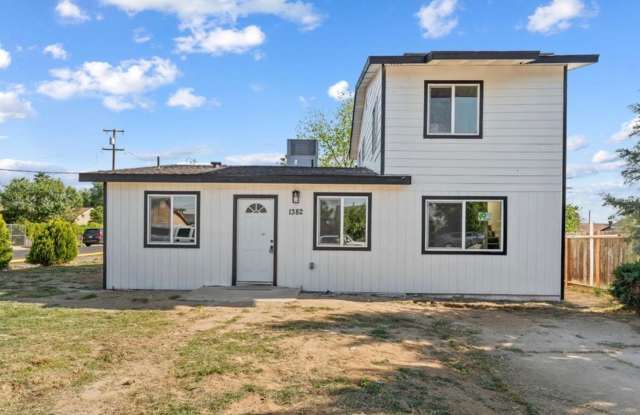 FOR RENT COMING SOON 12/1/2026| NEWLY REMODELED HOME IN DINUBA Gallery 1