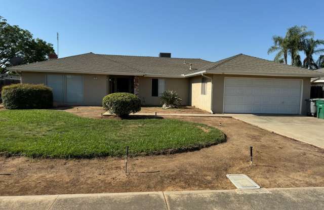 Reedley 3 Bedroom House - 721 East Ann Drive, Reedley, CA 93654