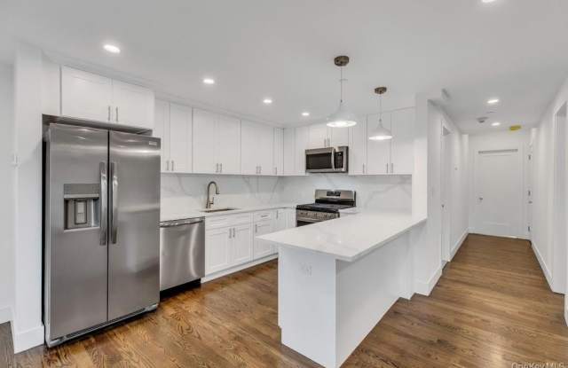 1431 Old Northern Boulevard Gallery 3