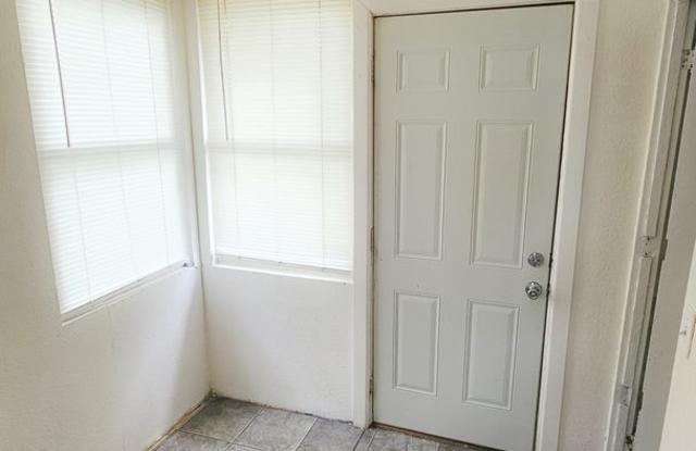 Charming Historic 2-Bedroom Home in Des Moines photos photos