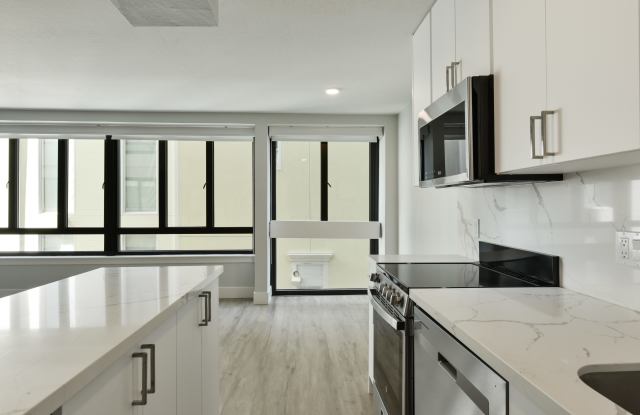 2000 Broadway Street Apartments Gallery 2