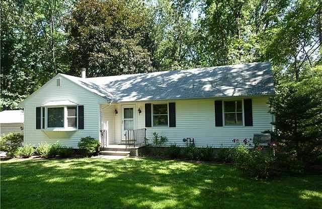 21 Fairview Ter - 21 Fairview Terrace, Airmont, NY 10901