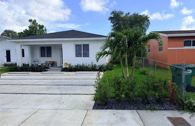 1185 NW 100th St photos photos