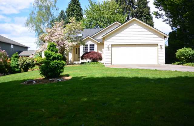 Beautiful NE Hazel Dell Home on Large Lot for Lease - 9404 NE 26th Ct. photos photos