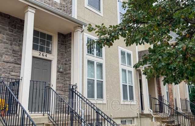 264 N Hedge Ln - 264 North Hedge Lane, Olathe, KS 66061