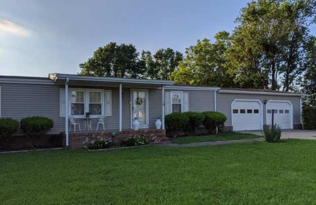 1358 US 17 S - 1358 US Route 17, Pasquotank County, NC 27909