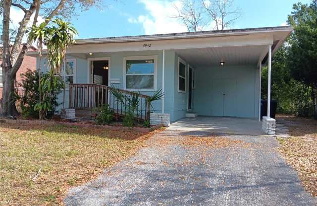 4942 OXFORD AVENUE N photos photos