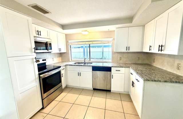 4015 CASHMERE Drive Gallery 4
