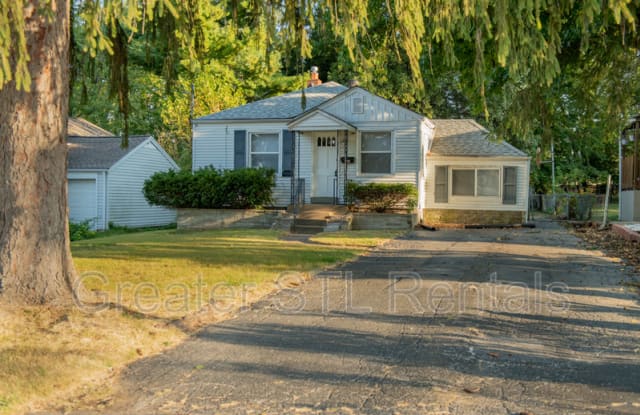 10431 Lackland Rd - 10431 Lackland Road, Overland, MO 63114