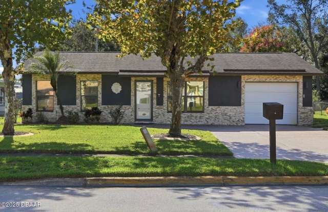 3 Bedroom with Florida Room and Shed Available Now - Daytona Beach photos photos