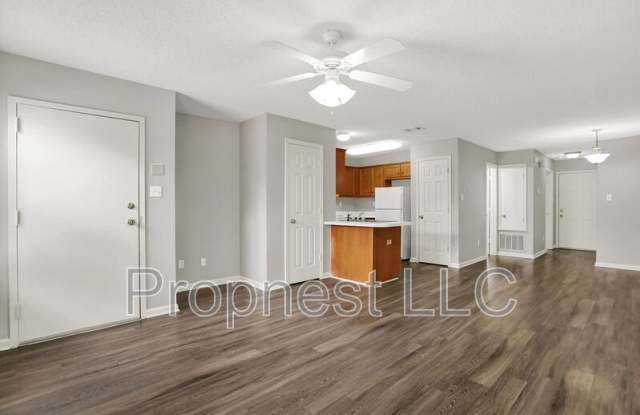 798 Barrington Woods Cv Gallery 2