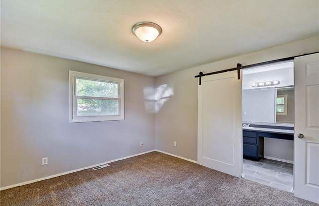 1909 Fairmont Court Gallery 3