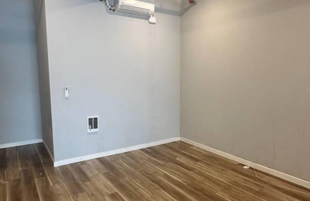 2033 E LEHIGH Avenue Gallery 4