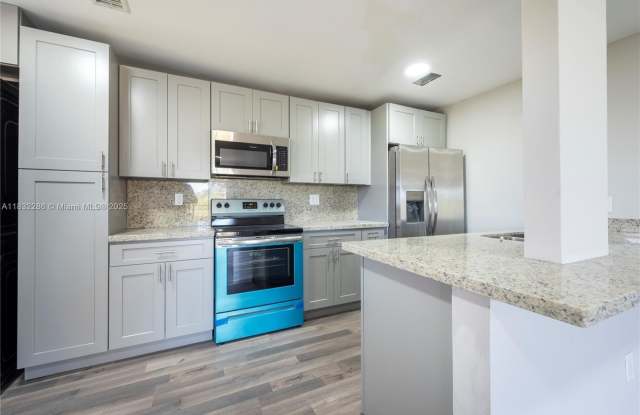 4111 Stirling Rd photos photos