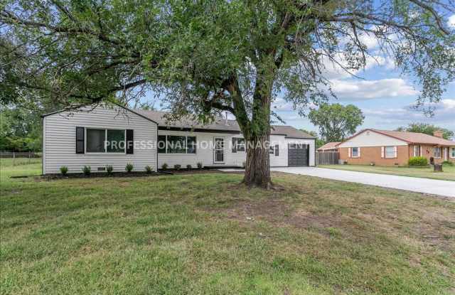 4 bedroom/ 2 bath home on a spacious half-acre lot! photos photos
