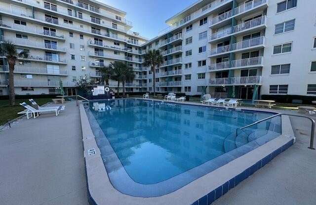 2727 N Atlantic Avenue photos photos