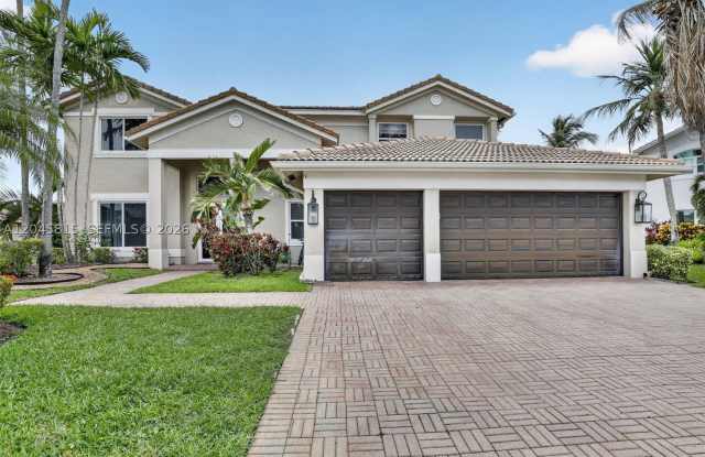 981 Waterside Cir photos photos