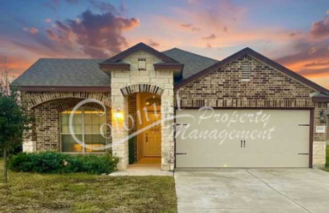 AVAILABLE NOW ! 1 WEEK FREE MOVE IN SPECIAL photos photos