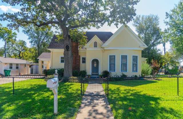 330 E Mcneill- Street - 330 East McNeill Street, Stephenville, TX 76401