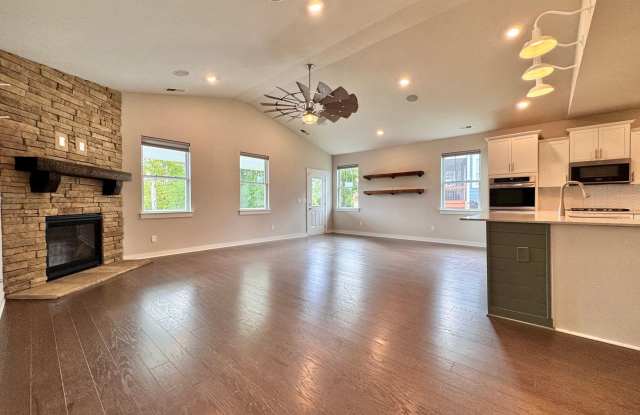4 Bedroom, 3.5 Bath Home w/ 2 Car Garage Gallery 4