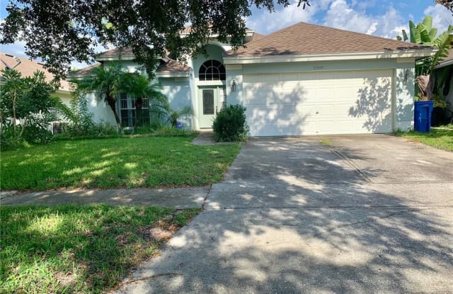 8904 SOUTHBAY DRIVE - 8904 Southbay Drive, Town 'n' Country, FL 33615
