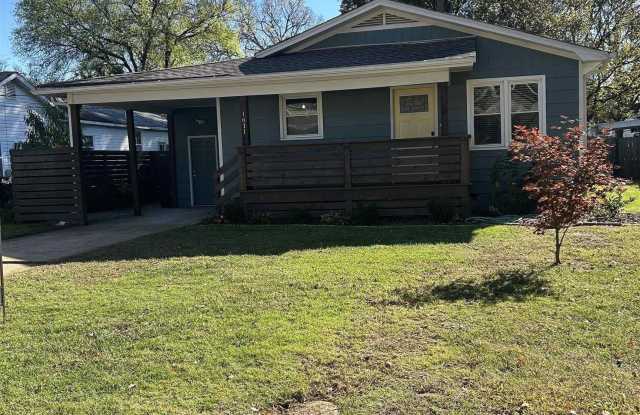 1611 College Street SE - 1611 College Street Southeast, Decatur, AL 35601 1611 College Street SE - 1611 College Street Southeast, Decatur, AL 35601