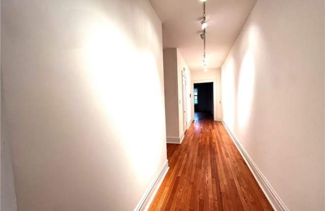 470 Whitney Avenue Gallery 3