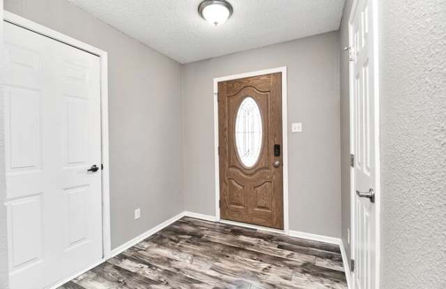 10275 Lothbury Circle Gallery 4