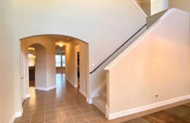 913 Golden Bear Lane Gallery 4